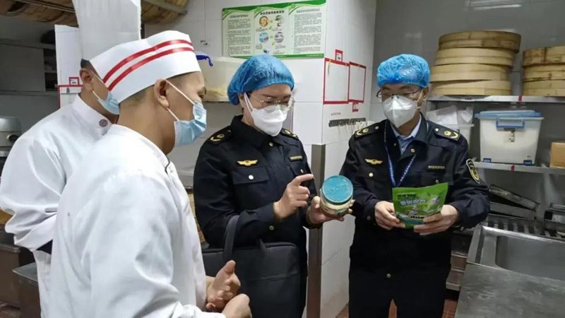 面包口感松软的秘密：面粉的选择与处理技巧**